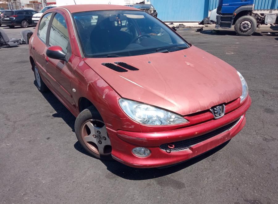 ANTINIEBLA-DELANTERO-DERECHO-PEUGEOT-206-BERLIMNA-1-4-HDi-68-CV--Ano-2006-Auto-Desguace-Luque