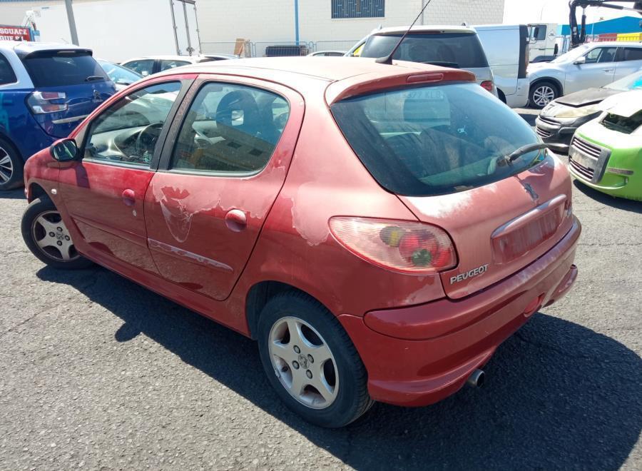 ANTINIEBLA-DELANTERO-IZQUIERDO-PEUGEOT-206-BERLIMNA-1-4-HDi-68-CV--Ano-2006-Auto-Desguace-Luque