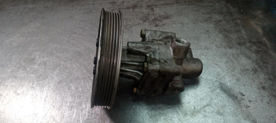 BOMBA-DE-DIRECCION-HIDRAULICA-AUDI-A8-D2-3-7-V8-32V-230-CV-Ano-1997-Auto-Desguace-Luque