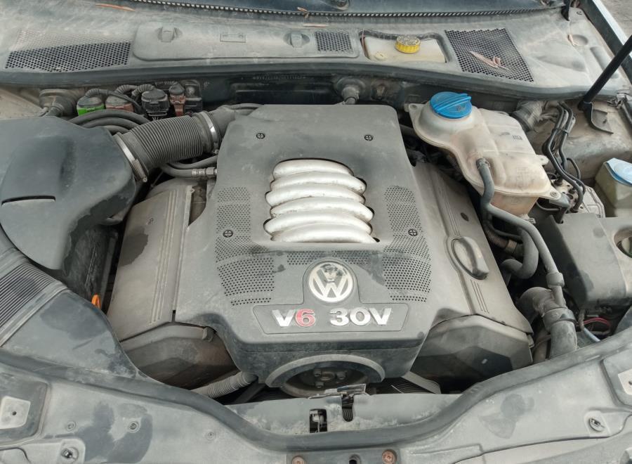 ANTINIEBLA-DELANTERO-DERECHO-VOLKSWAGEN-PASSAT-BERLINA-3B3-Edition-2-8-V6-30V-193-CV-Ano-2005-Auto-Desguace-Luque